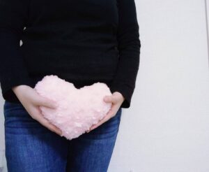 尿漏れは何科を受診する？受けられる治療やセルフケアを紹介